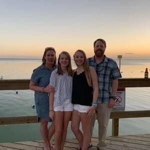 Meet your Posher, Leslie